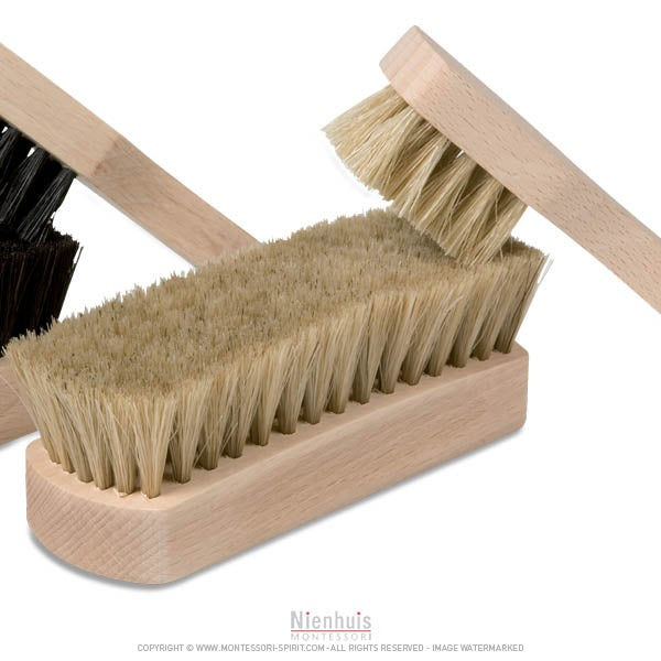 Image of Ensemble-de-4-brosses-pour-chaussures